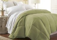 Hotel Quality Luxury Down Alternative Comforter (Queen)